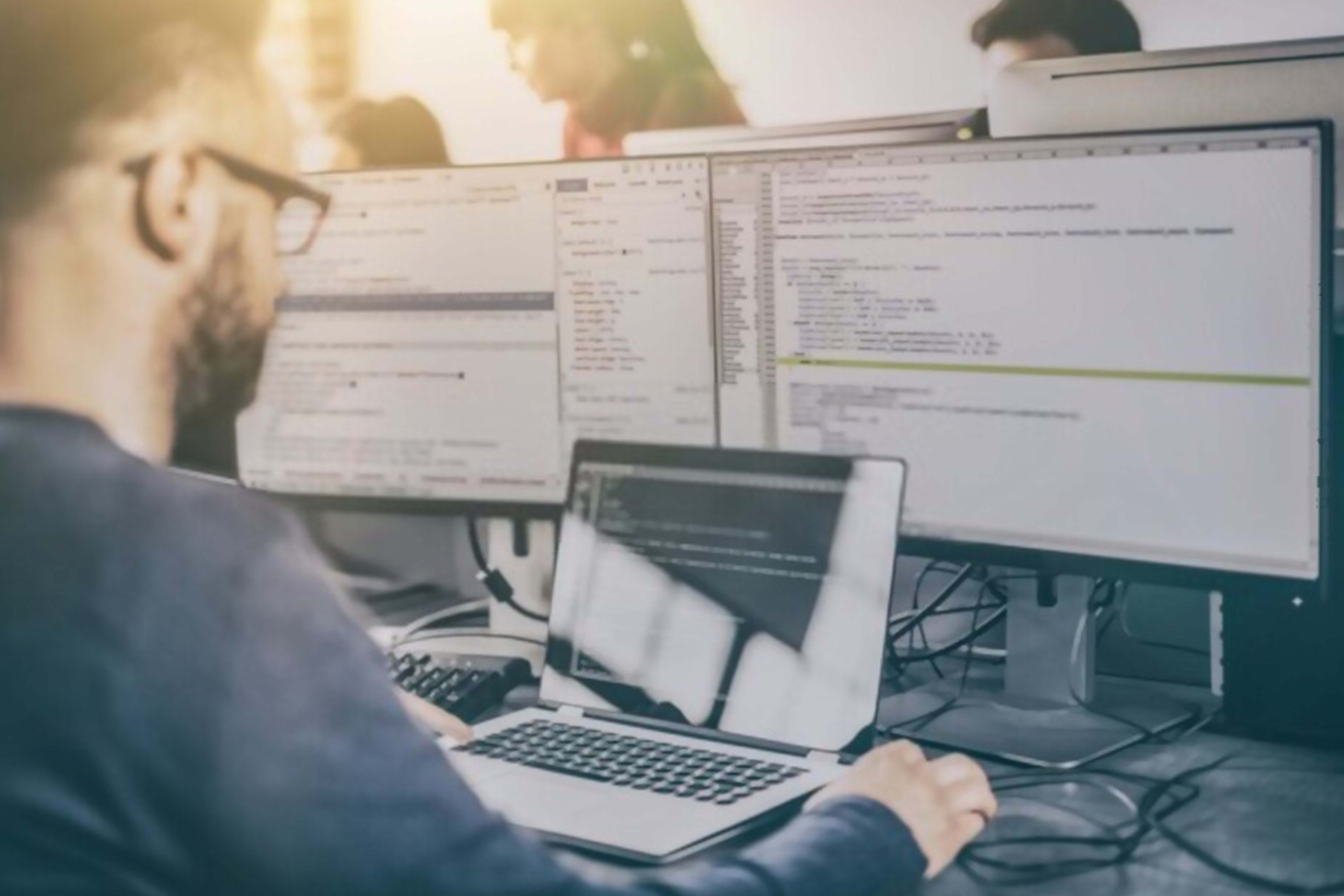 web-designer-model-img